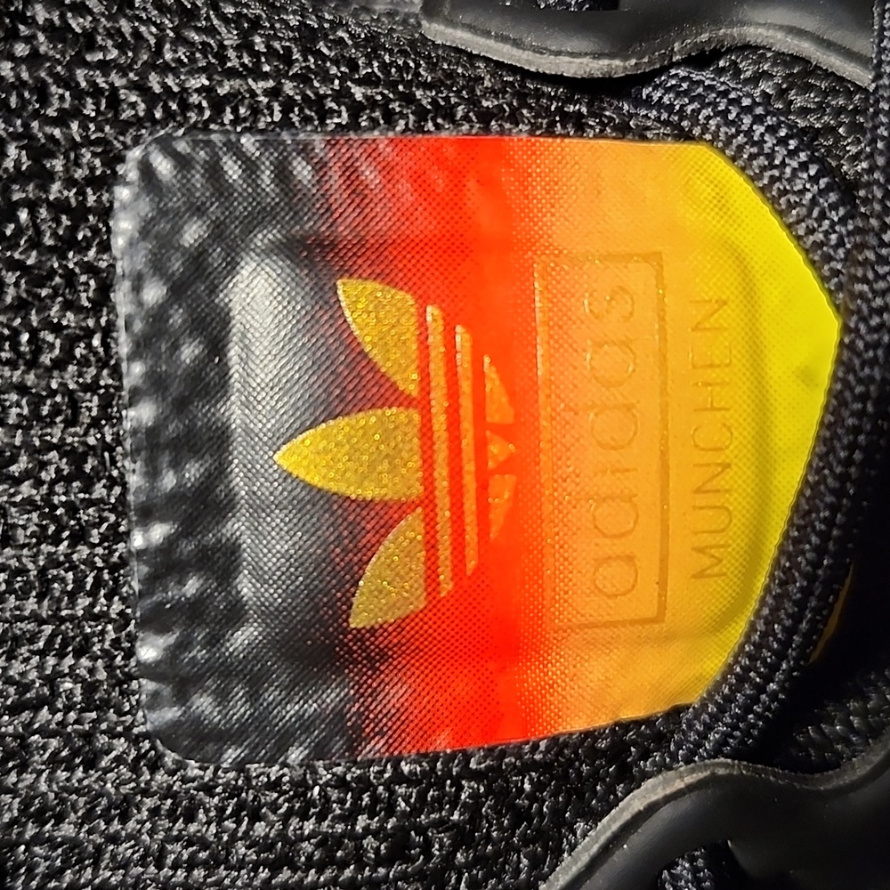 Adidas - Picture 7 of 9